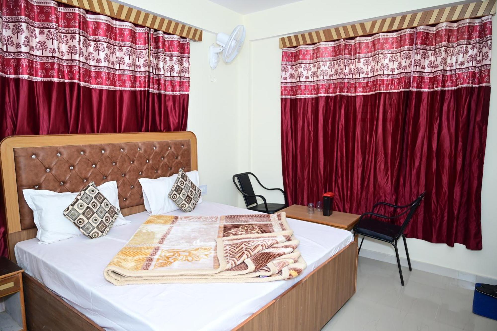 Krishna B&B Near Mall Road シムラー エクステリア 写真