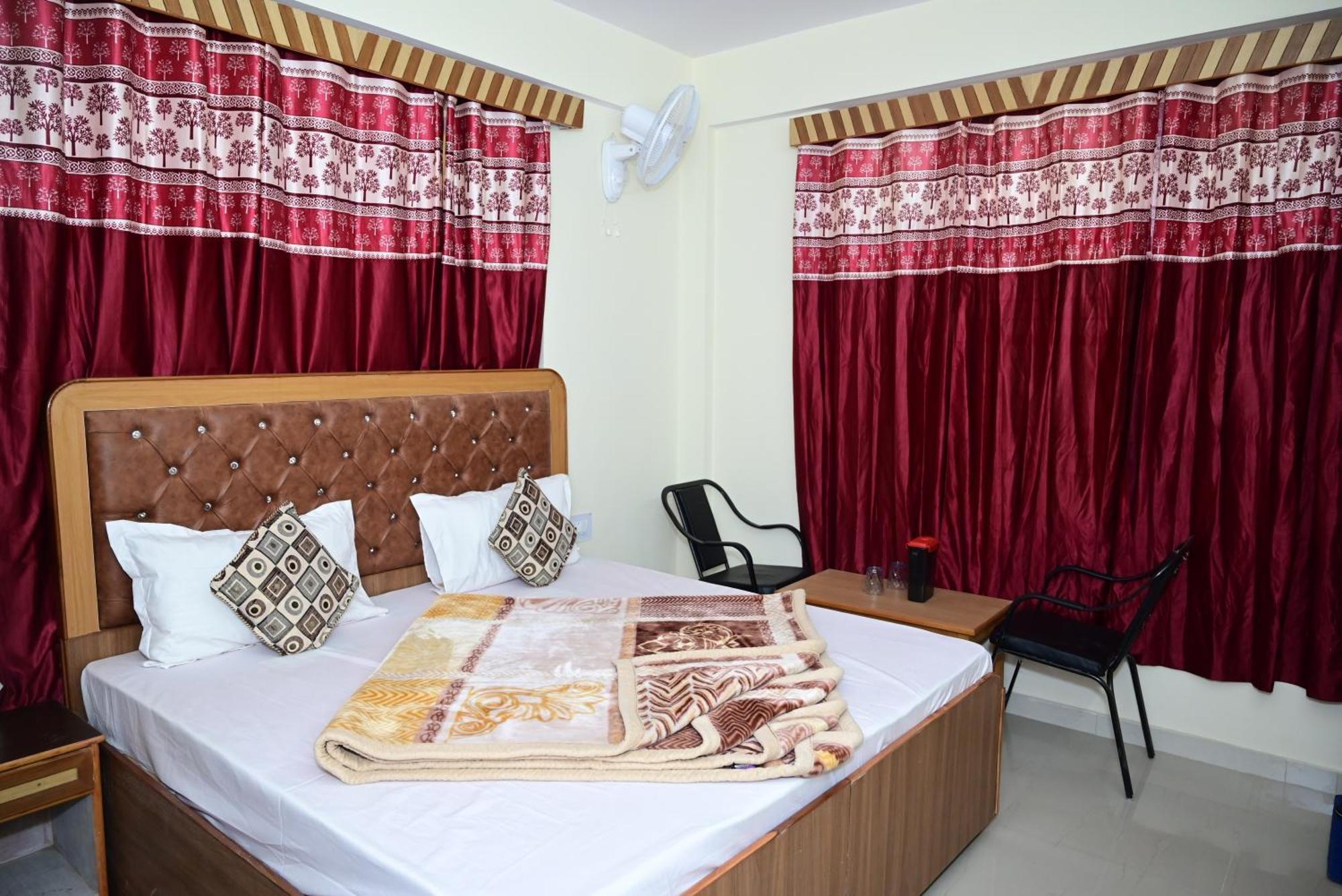 Krishna B&B Near Mall Road シムラー エクステリア 写真